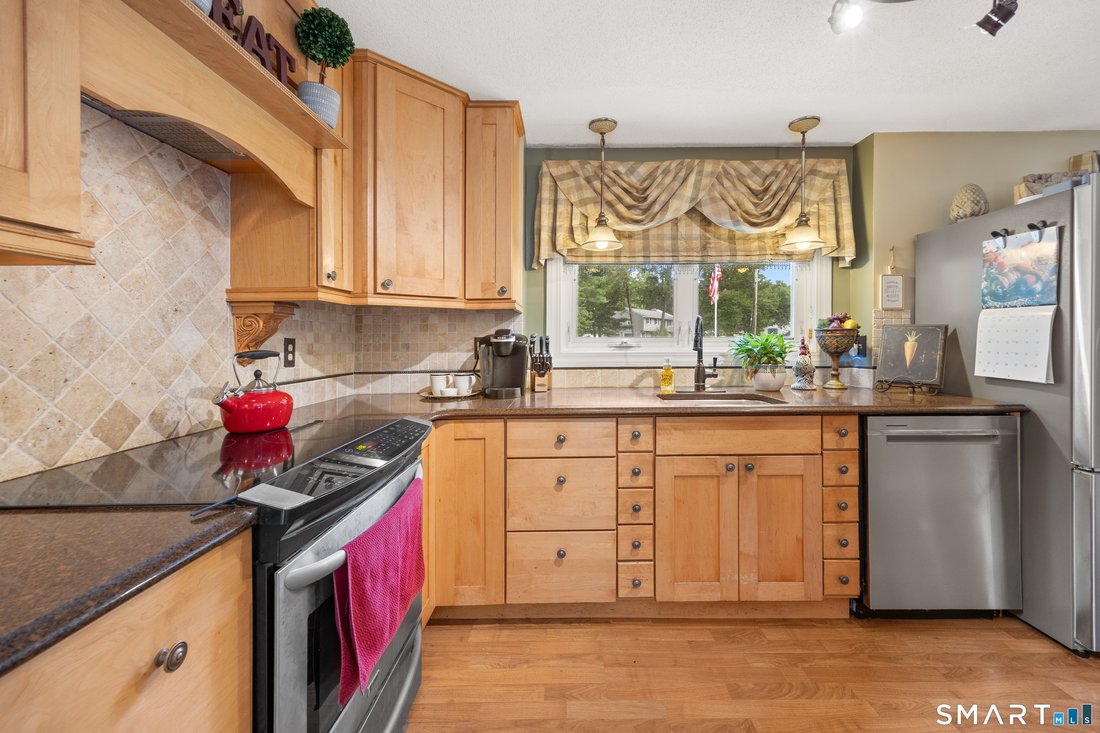 House in East Hartford, Connecticut, United States 4 - 18713165