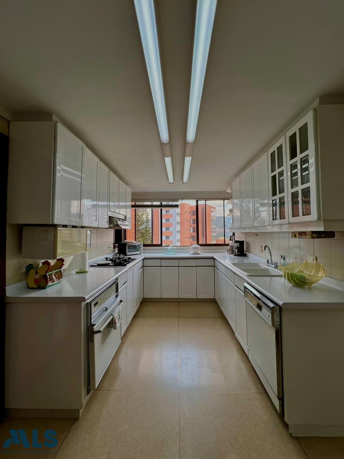 Apartment in Medellín, Antioquia, Colombia 4 - 18709142
