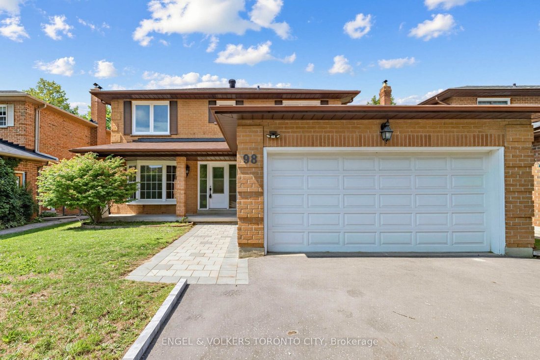 House in Aurora, Ontario, Canada 2 - 18706991
