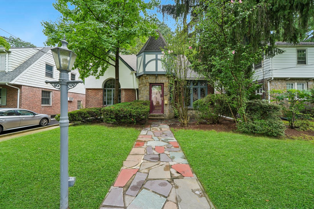 House in Teaneck, New Jersey, United States 1 - 18703899