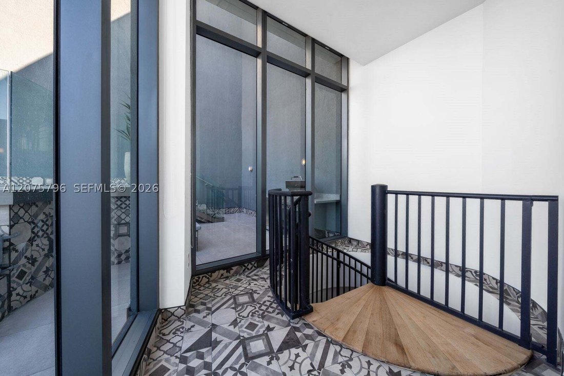 Condo in Miami, Florida, United States 5 - 18708554