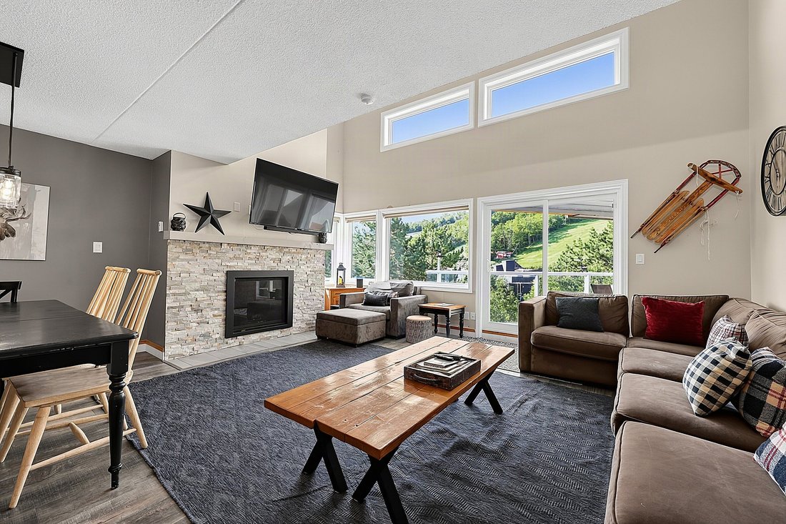 Condo in The Blue Mountains, Ontario, Canada 1 - 18709051