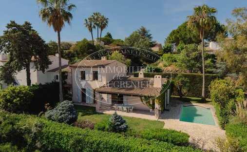 Villa in Route de Grasse, Villeneuve-Loubet, France 1