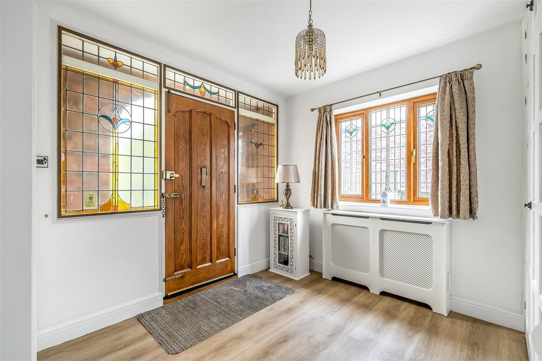 House in London Borough of Sutton, England 3 - 18703135