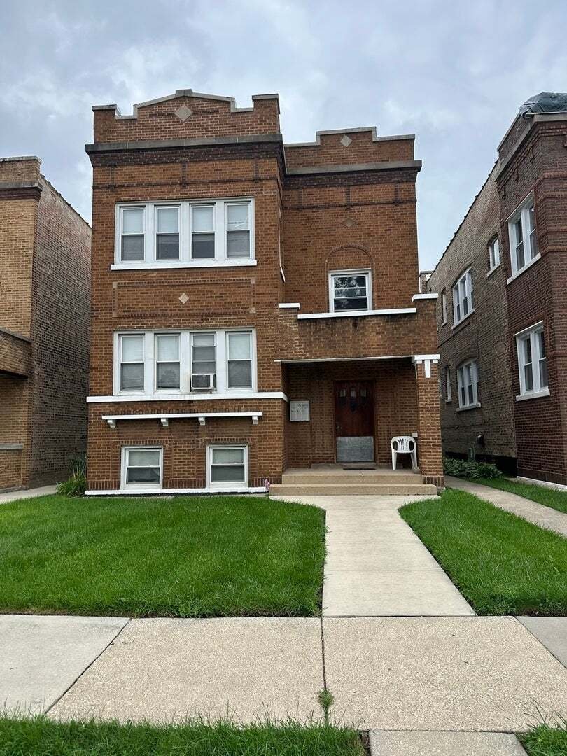Berwyn, Illinois, United States 1 - 18706303