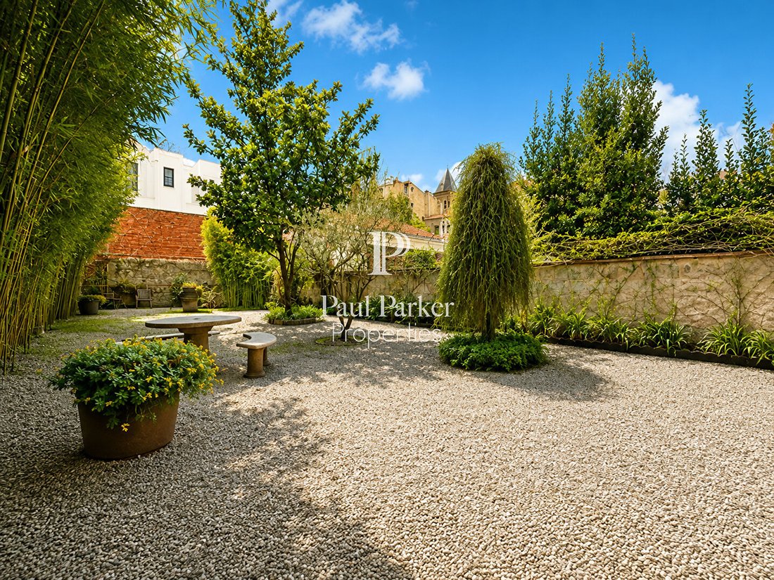 Villa in Hôtel de Ville-Quinconce-Saint Seurin-Fondaudège, Bordeaux, France 1 - 17902489