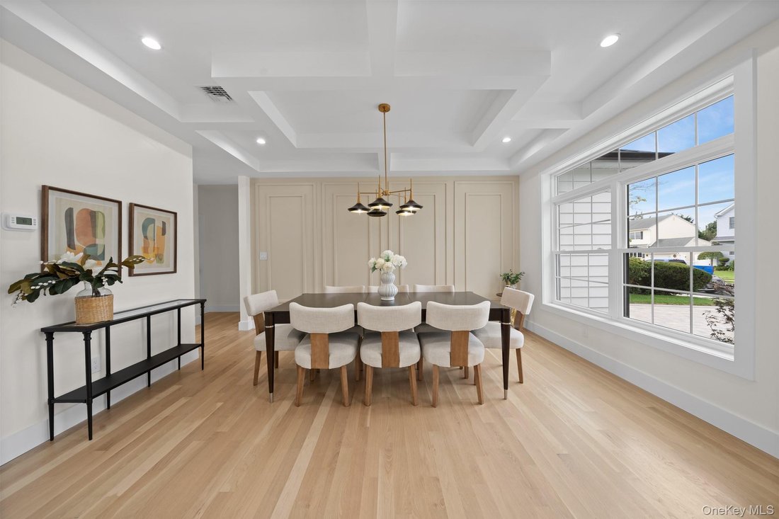 House in Wantagh, New York, United States 5 - 18704795