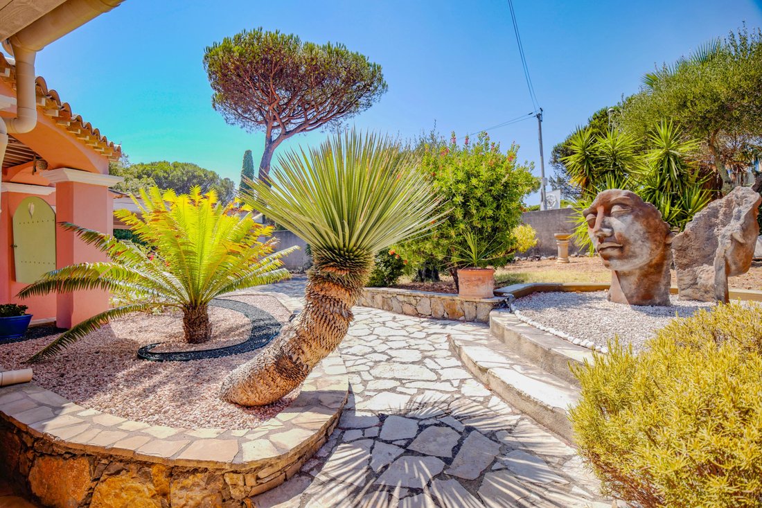 Villa in Les Issambres, Roquebrune-sur-Argens, France 5 - 18661029