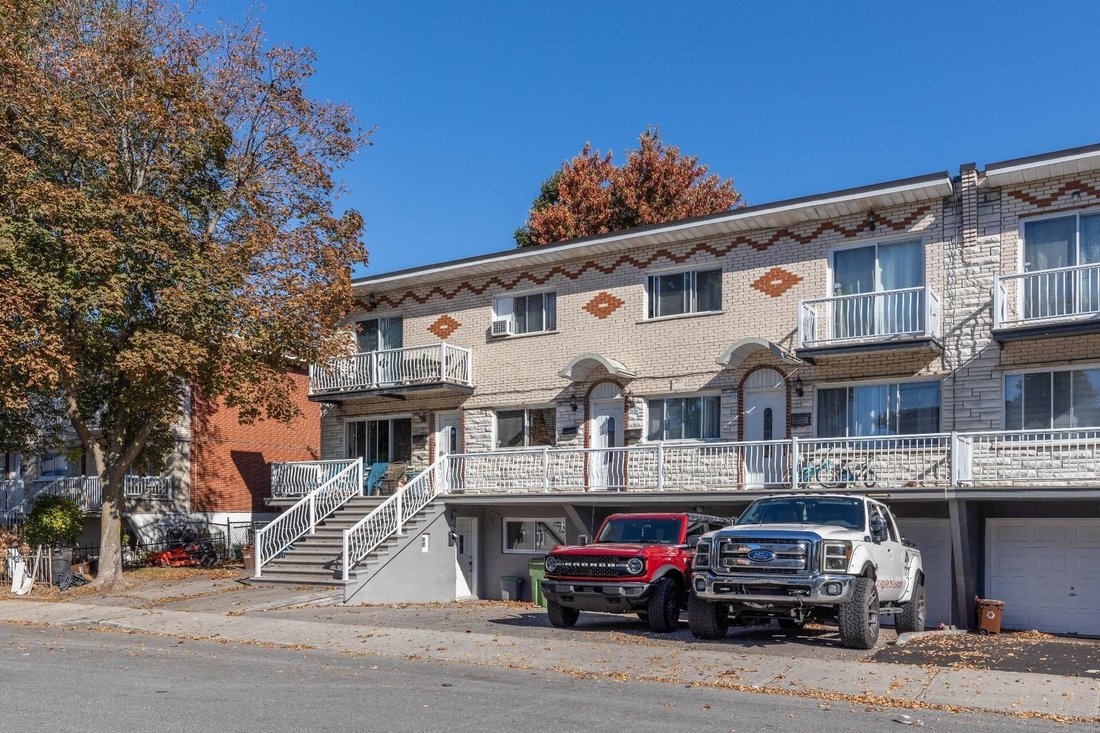 House in Montreal, Quebec, Canada 2 - 18708028