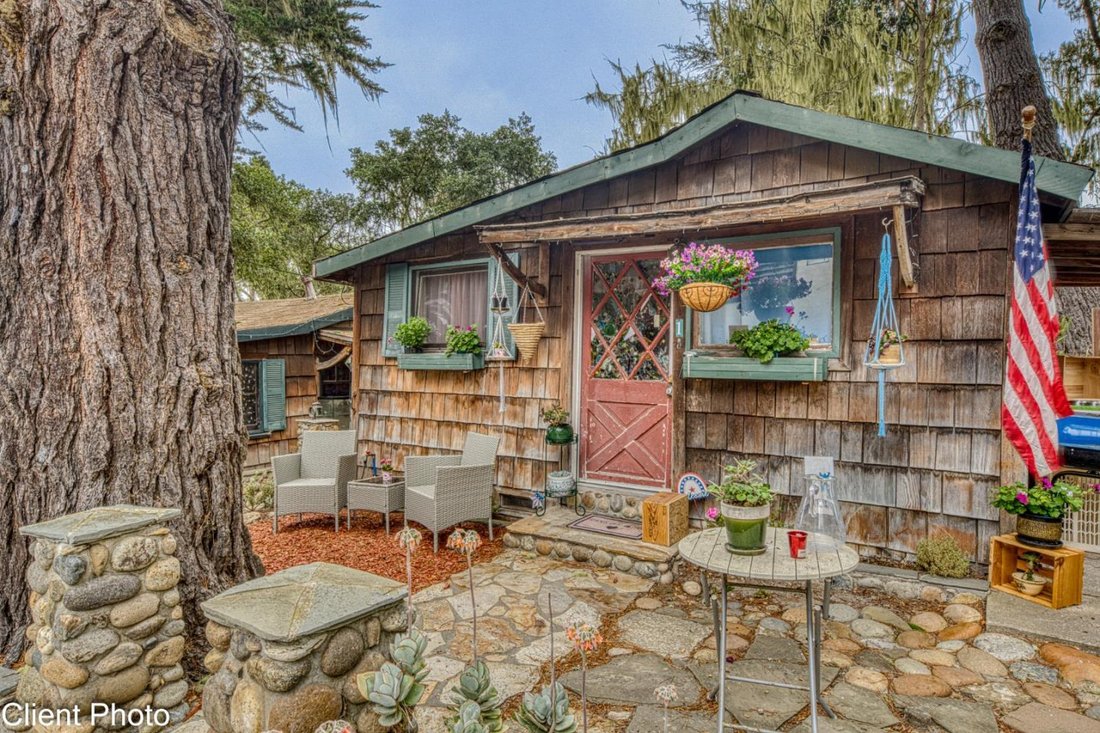 Monterey, California, United States 2 - 18705594