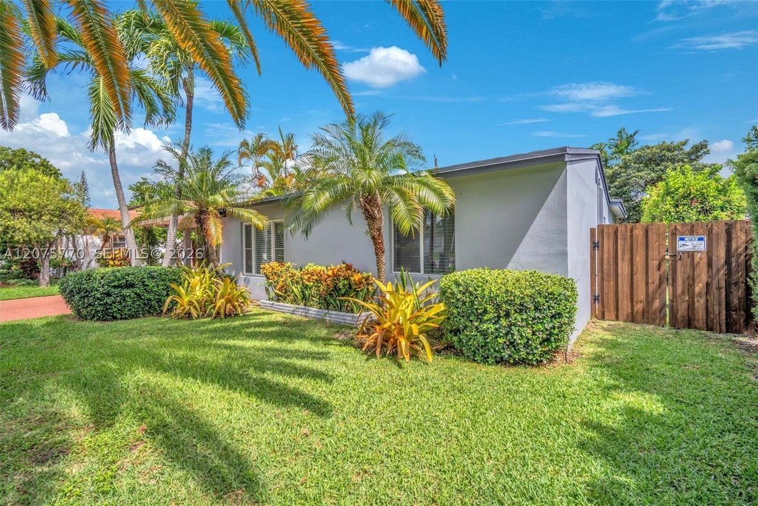 House in Hallandale Beach, Florida, United States 2 - 18706011