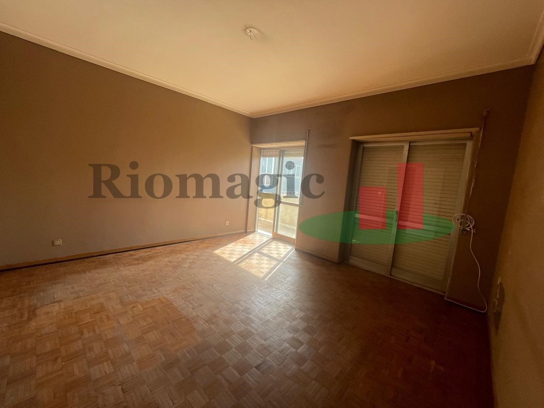 Apartment in Sao Domingos de Benfica, Lisbon, Portugal 2 - 18710848