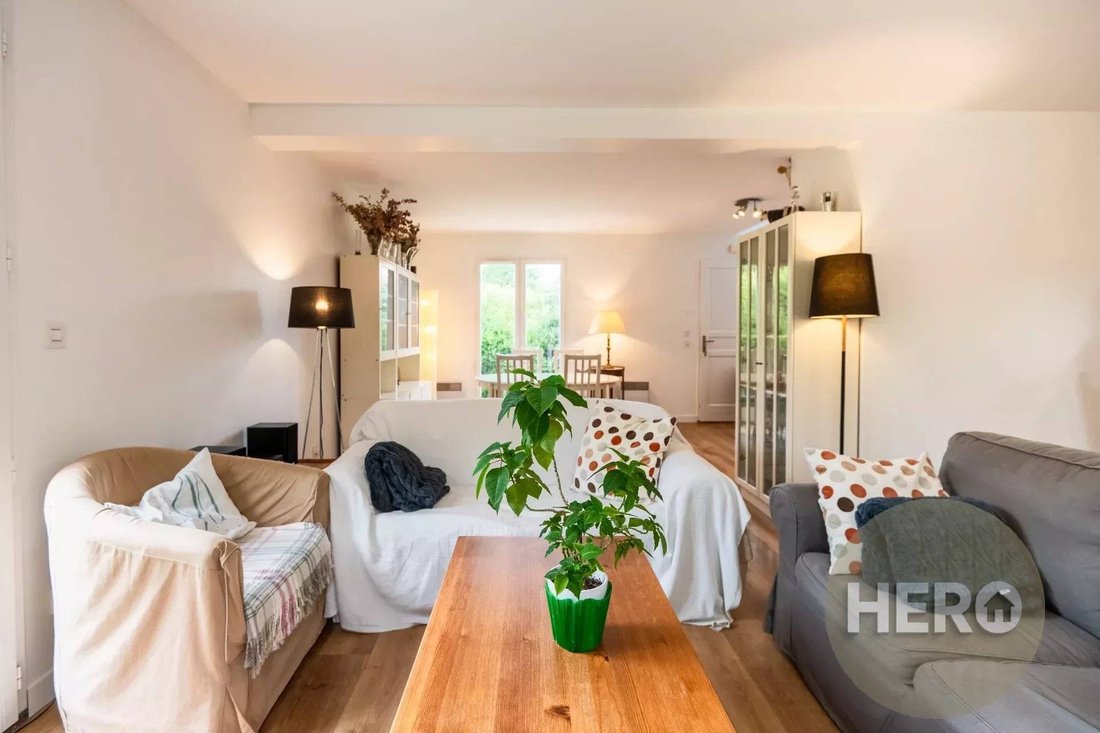 House in Montfort-l'Amaury, Ile-de-France, France 3 - 16142726