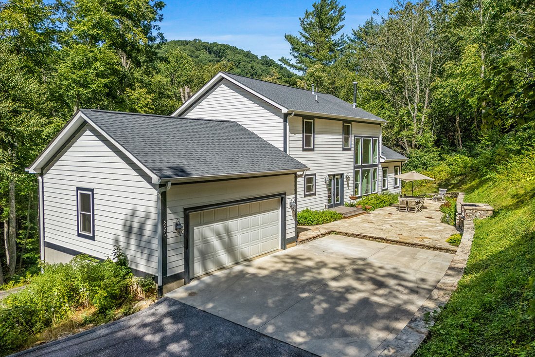 House in Asheville, North Carolina, United States 1 - 18702458