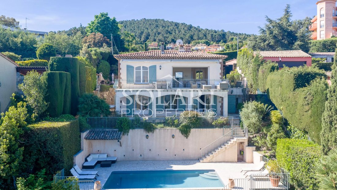 Villa in Théoule-sur-Mer, Provence-Alpes-Côte d'Azur, France 4 - 17837296