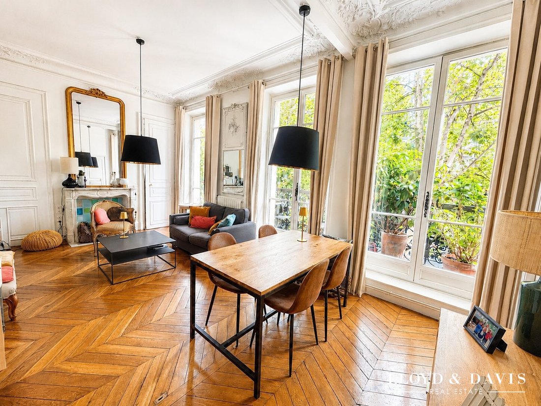 Apartment in Louis Blanc-Aqueduc, Paris 10e Arrondissement, Paris 2 - 18712803