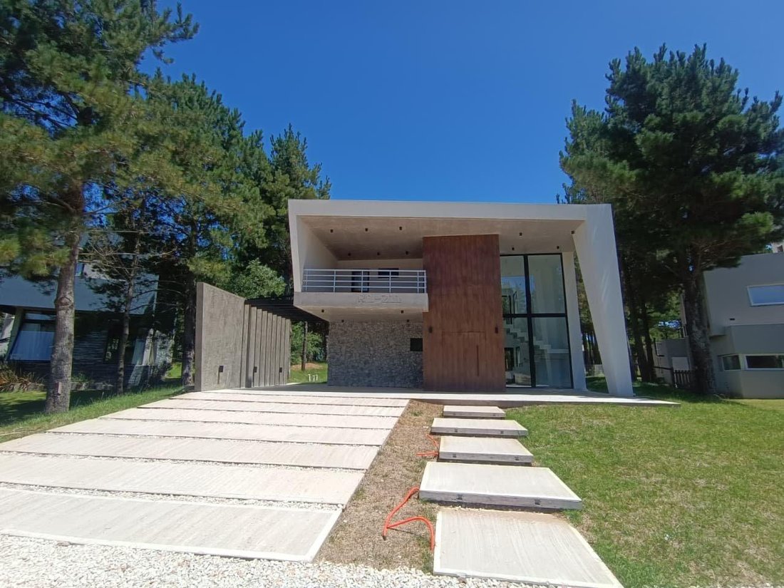 House in Pinamar, Buenos Aires Province, Argentina 4 - 18703841