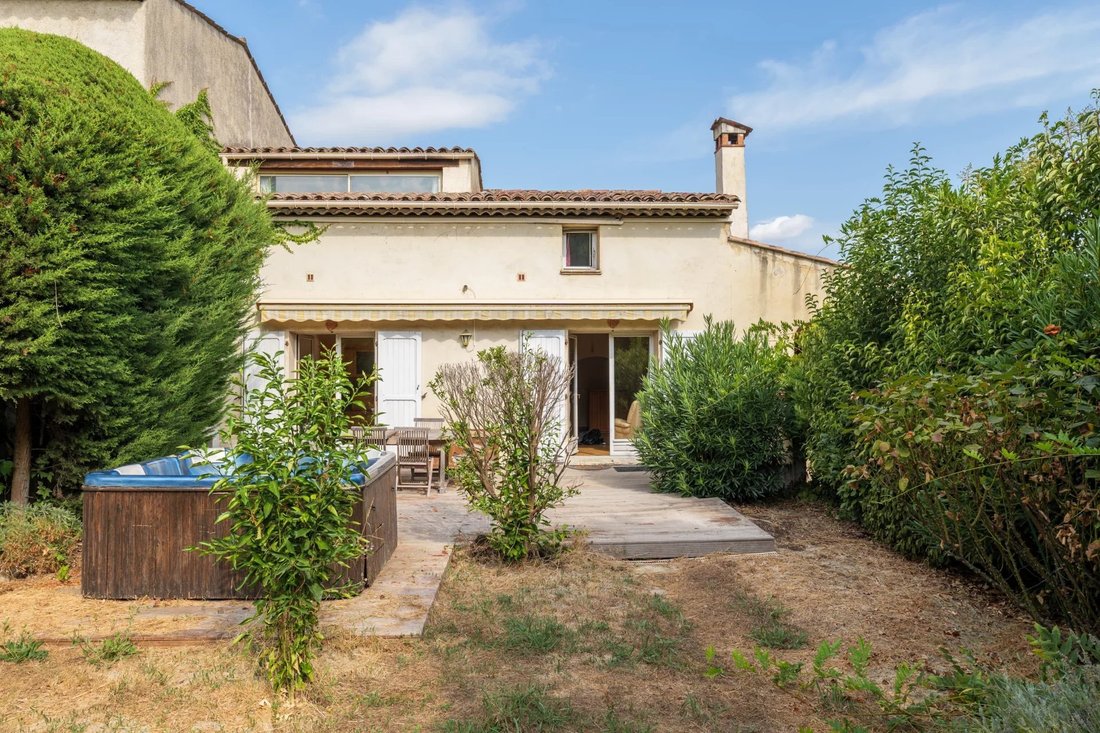 Villa in La Colle-sur-Loup, Provence-Alpes-Côte d'Azur, France 1 - 18704036