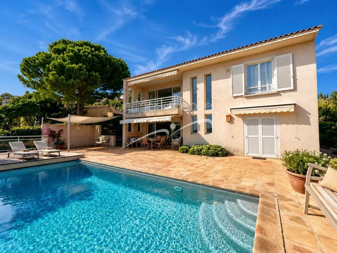 Villa in Le Lavandou, Provence-Alpes-Côte d'Azur, France 3 - 18110263
