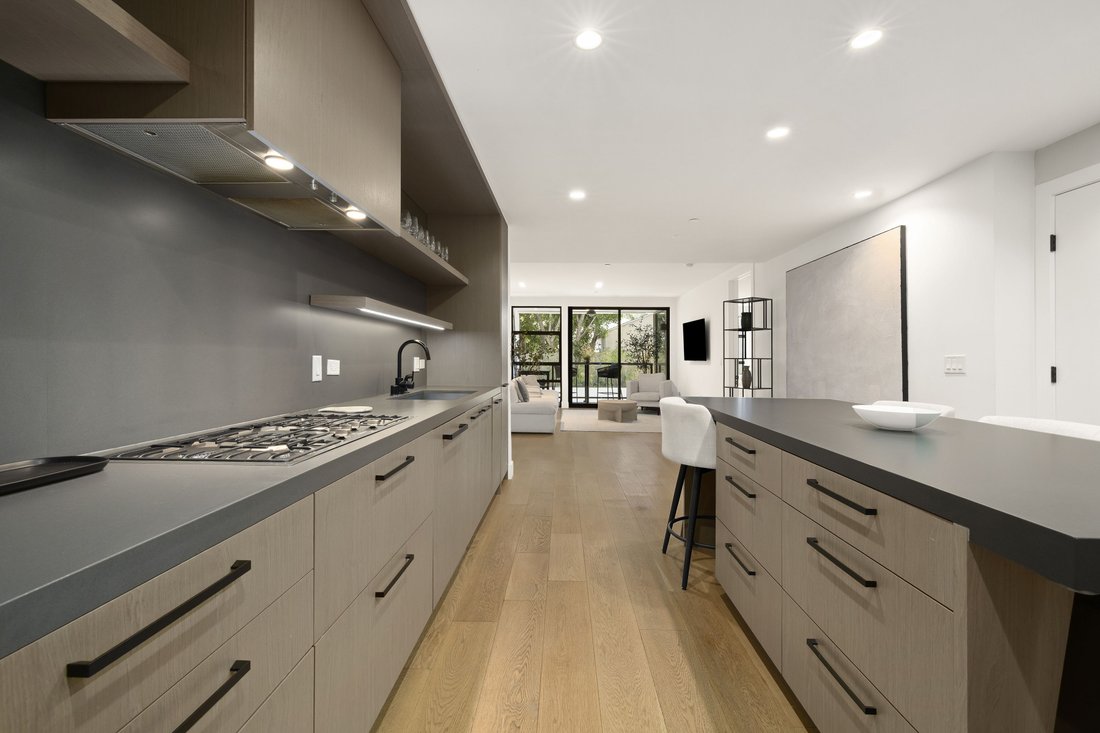 Condo in Los Angeles, California, United States 4 - 18709073