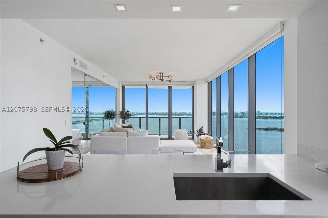 Condo in Miami, Florida, United States 2 - 18711420