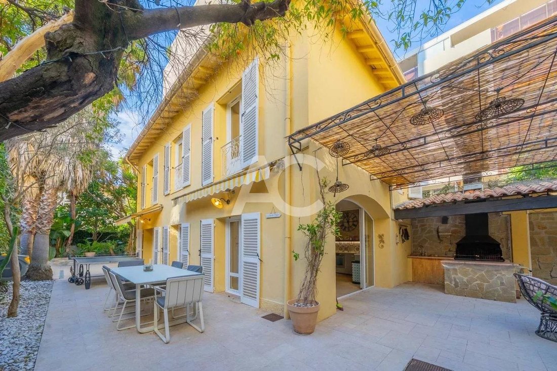 House in Fontmerle, Antibes, France 2 - 17133806