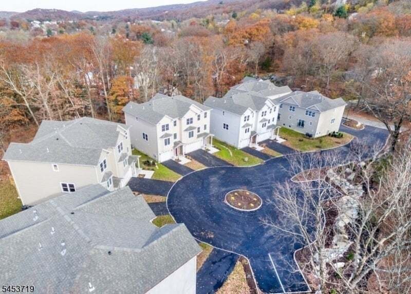Townhouse in Wanaque, New Jersey, United States 3 - 18695753