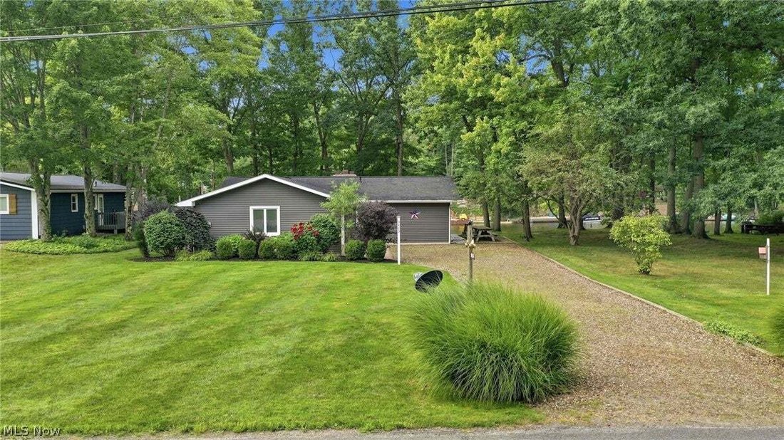 House in Rock Creek, Ohio, United States 1 - 18705759