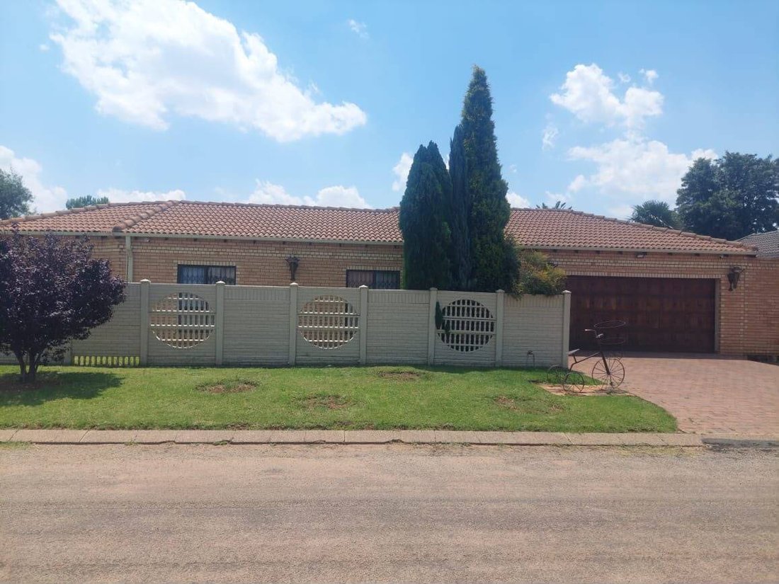 House in Vereeniging, Gauteng, South Africa 3 - 18704614