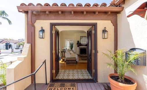 House in Signal Hill, California, United States 1