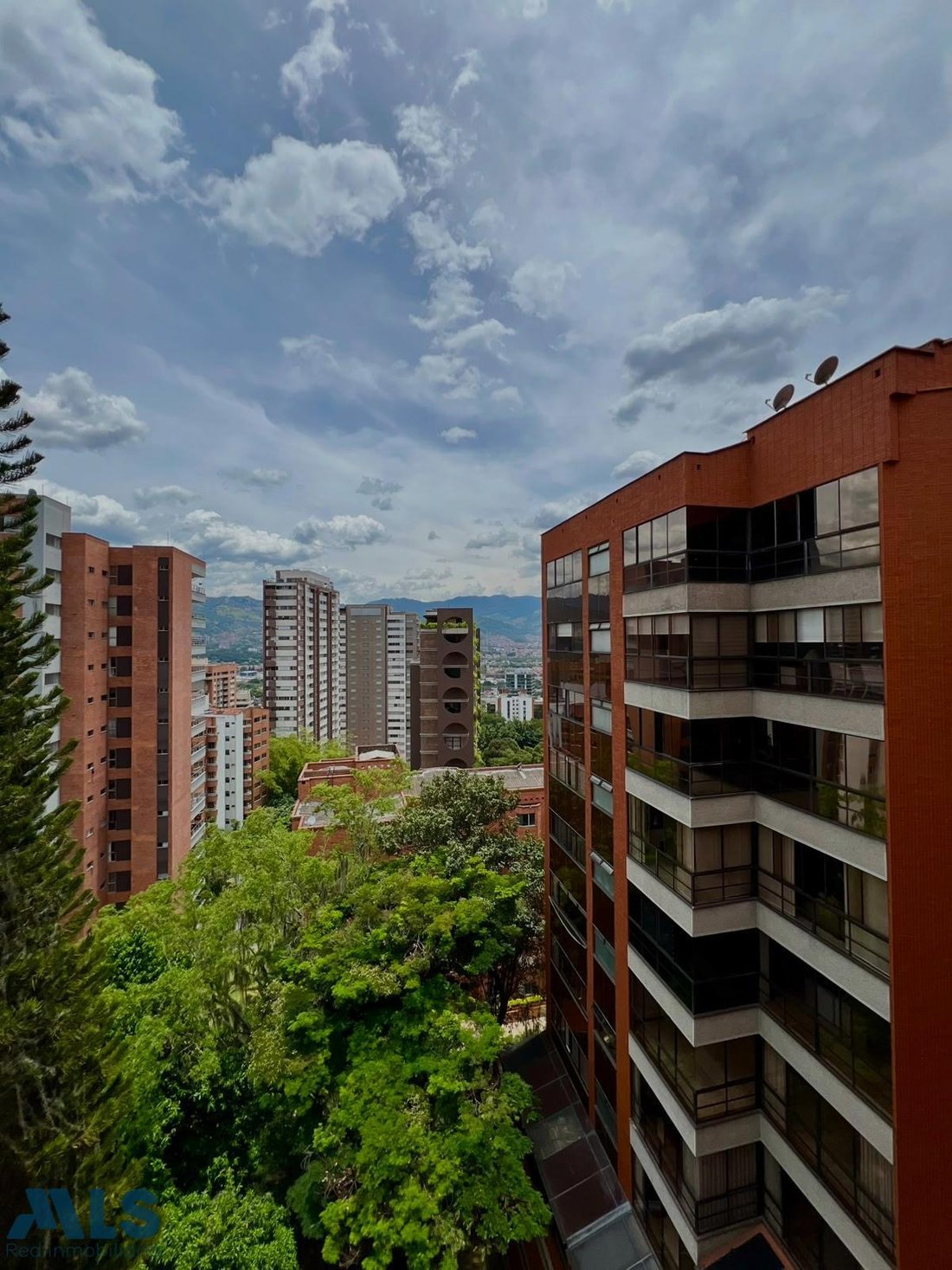 Apartment in Medellín, Antioquia, Colombia 3 - 18709142