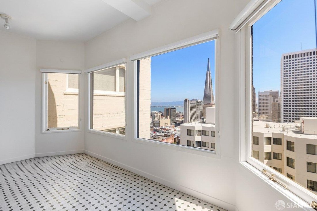 Condo in San Francisco, California, United States 4 - 18705028
