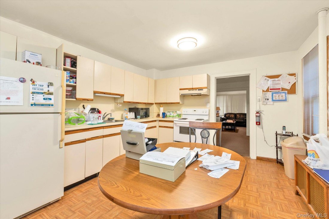 Carle Place, New York, United States 3 - 18706874