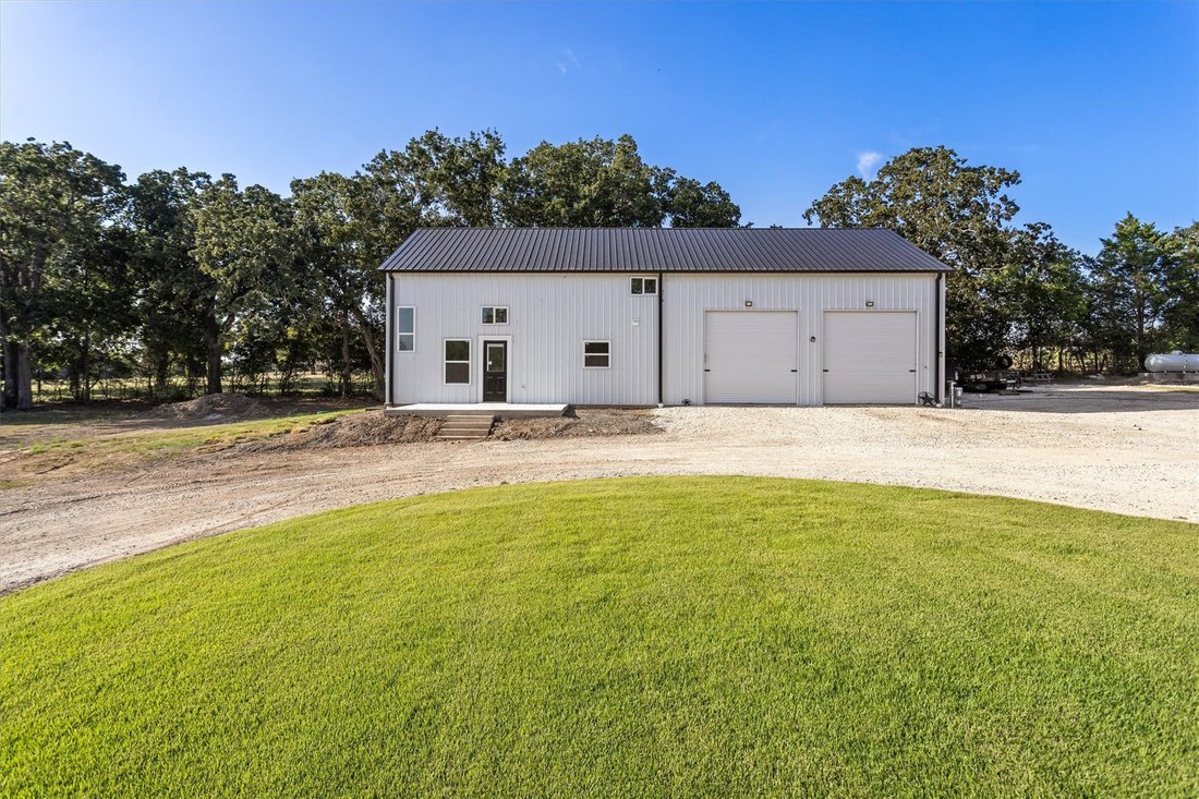 House in Brenham, Texas, United States 5 - 18711608