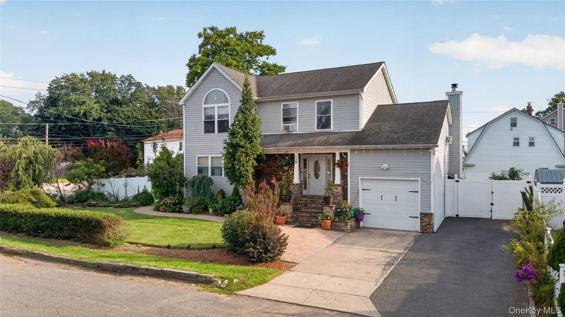 House in Amityville, New York, United States 2 - 18702533