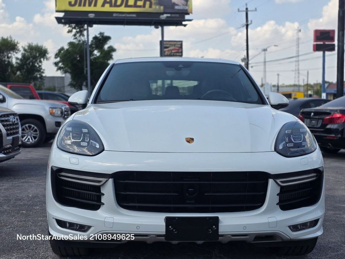 Suv in San Antonio, TX, United States 2 - 18713476