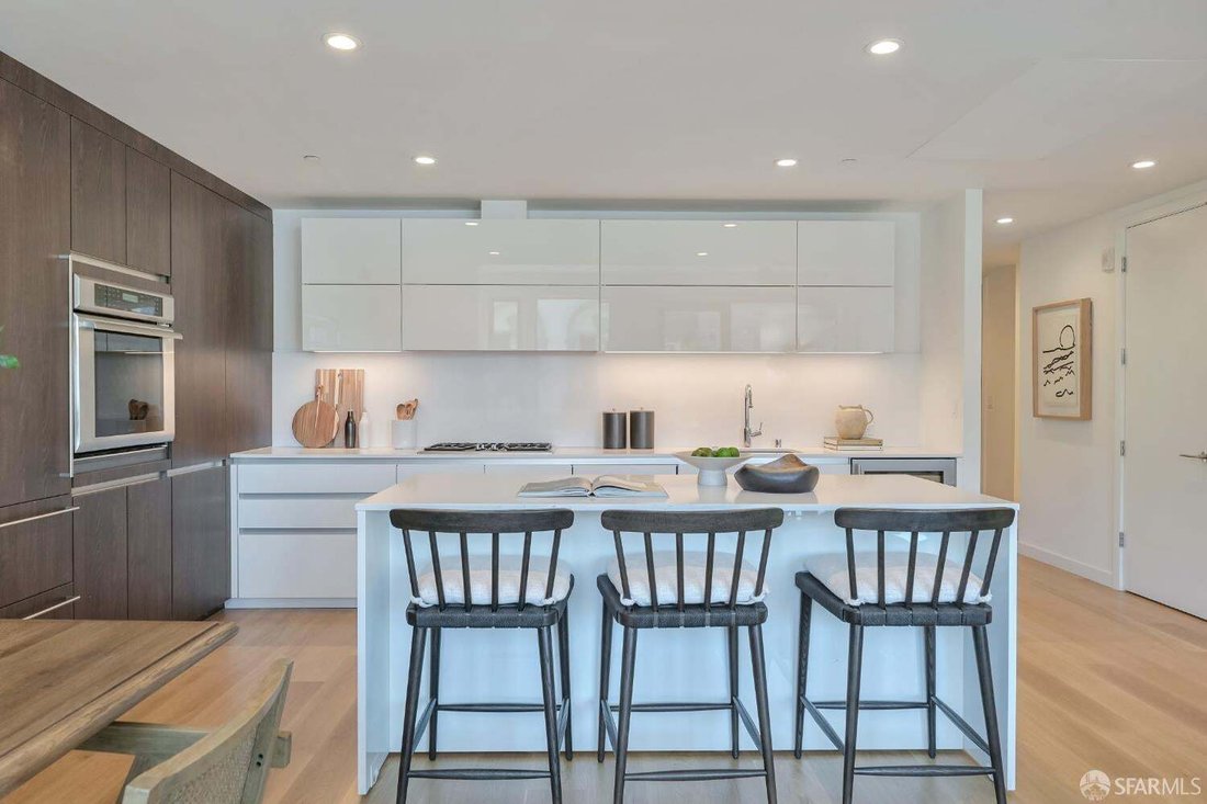 Condo in San Francisco, California, United States 2 - 18706982