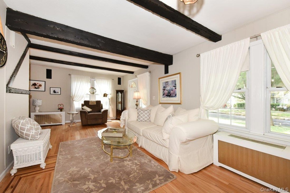House in Garden City, New York, United States 4 - 18706878