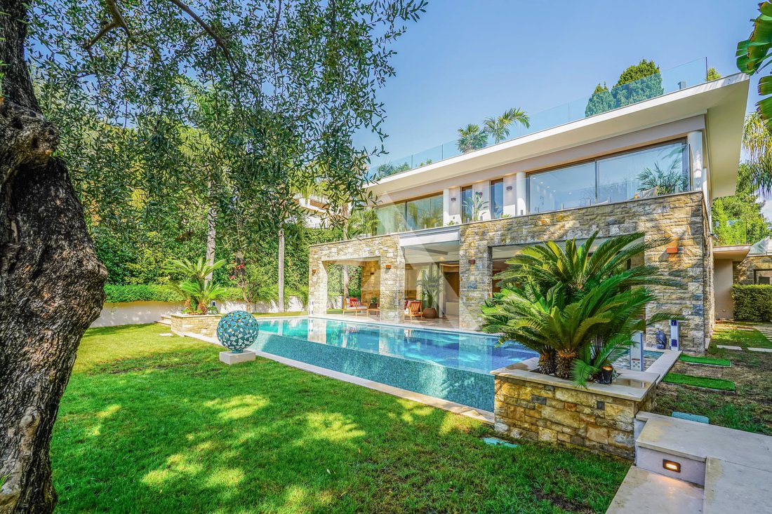 Villa in Saint-Jean-Cap-Ferrat, Provence-Alpes-Côte d'Azur, France 1 - 18704490