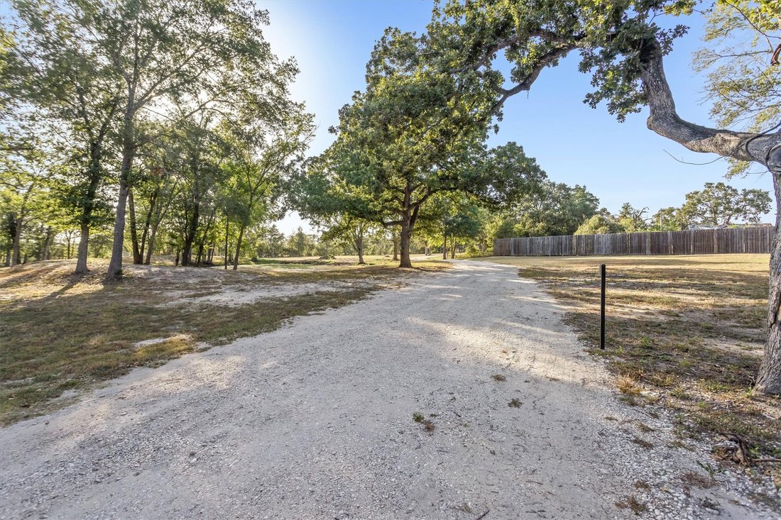 House in Brenham, Texas, United States 3 - 18711608