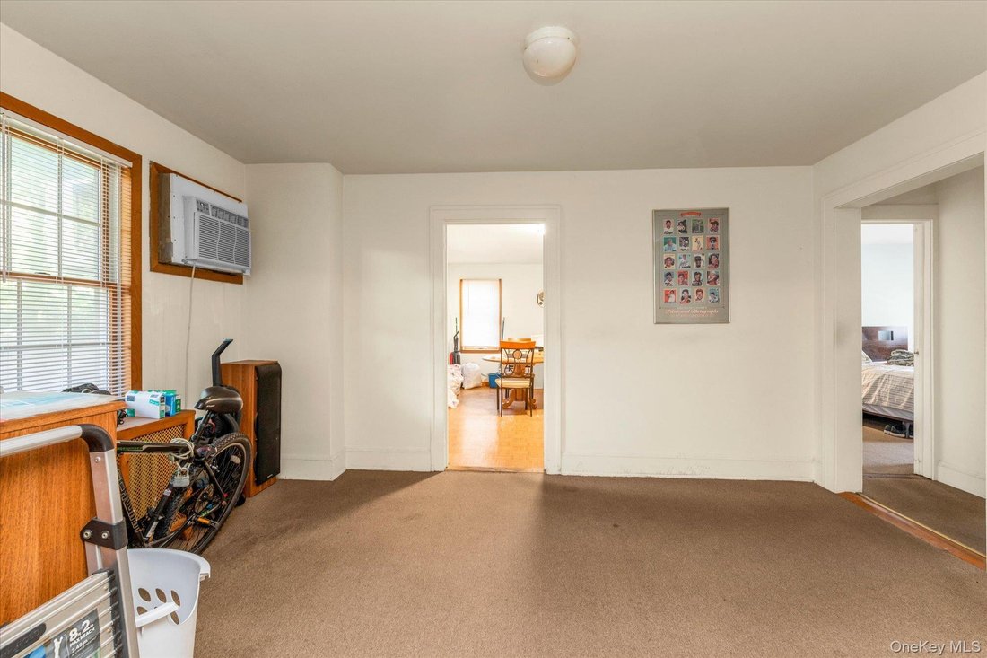 Carle Place, New York, United States 4 - 18706874