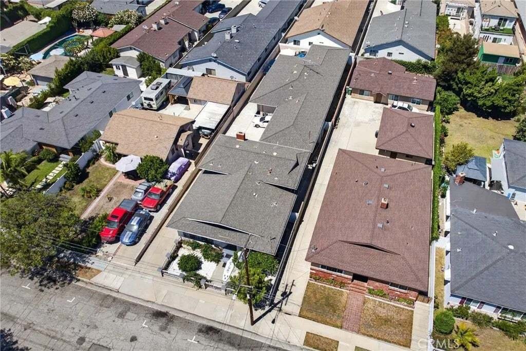 Hawthorne, California, United States 2 - 18705861