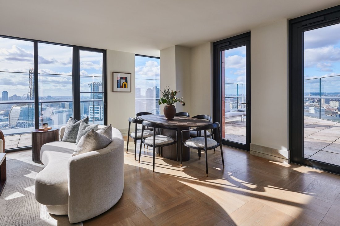 Apartment in EC2, Islington, England 1 - 18703672