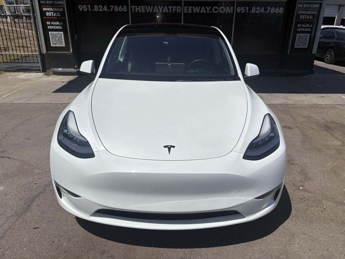 Suv in Corona, CA, United States 2 - 18710436