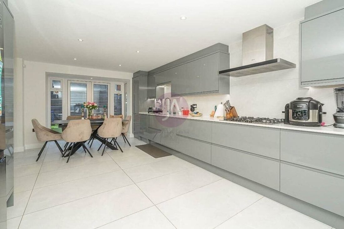 House in Bushey, Hertsmere, England 4 - 18711233