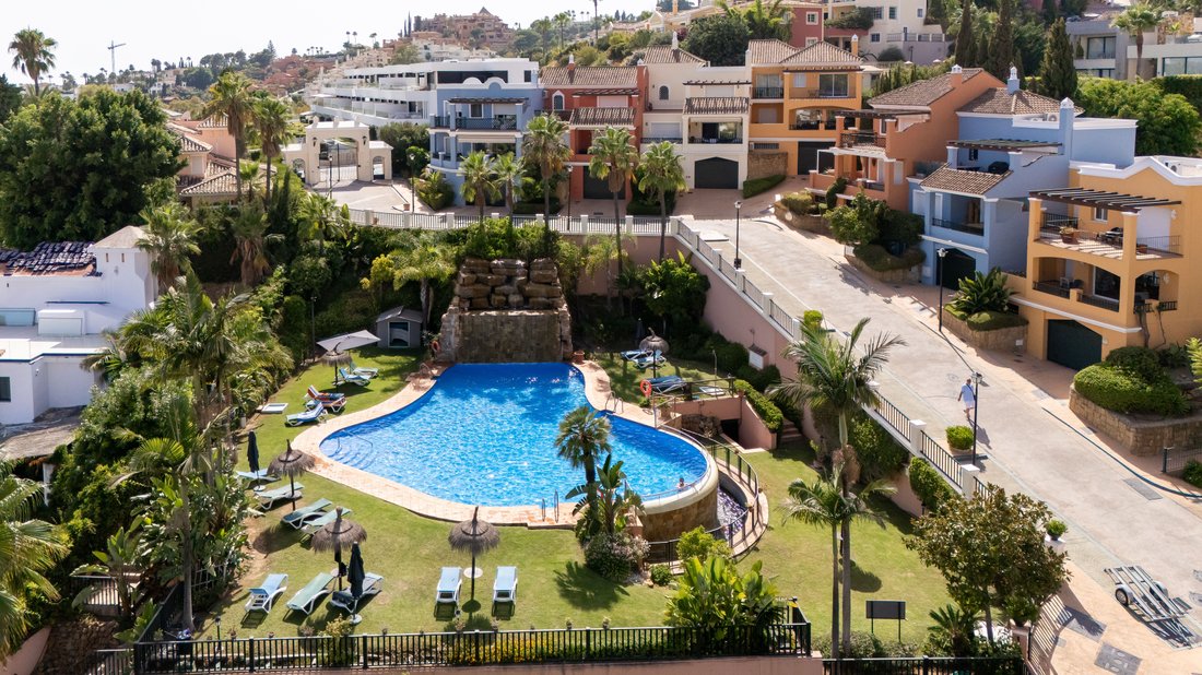 Haus in Nueva Andalucía, Marbella, Spanien 1 - 18714706