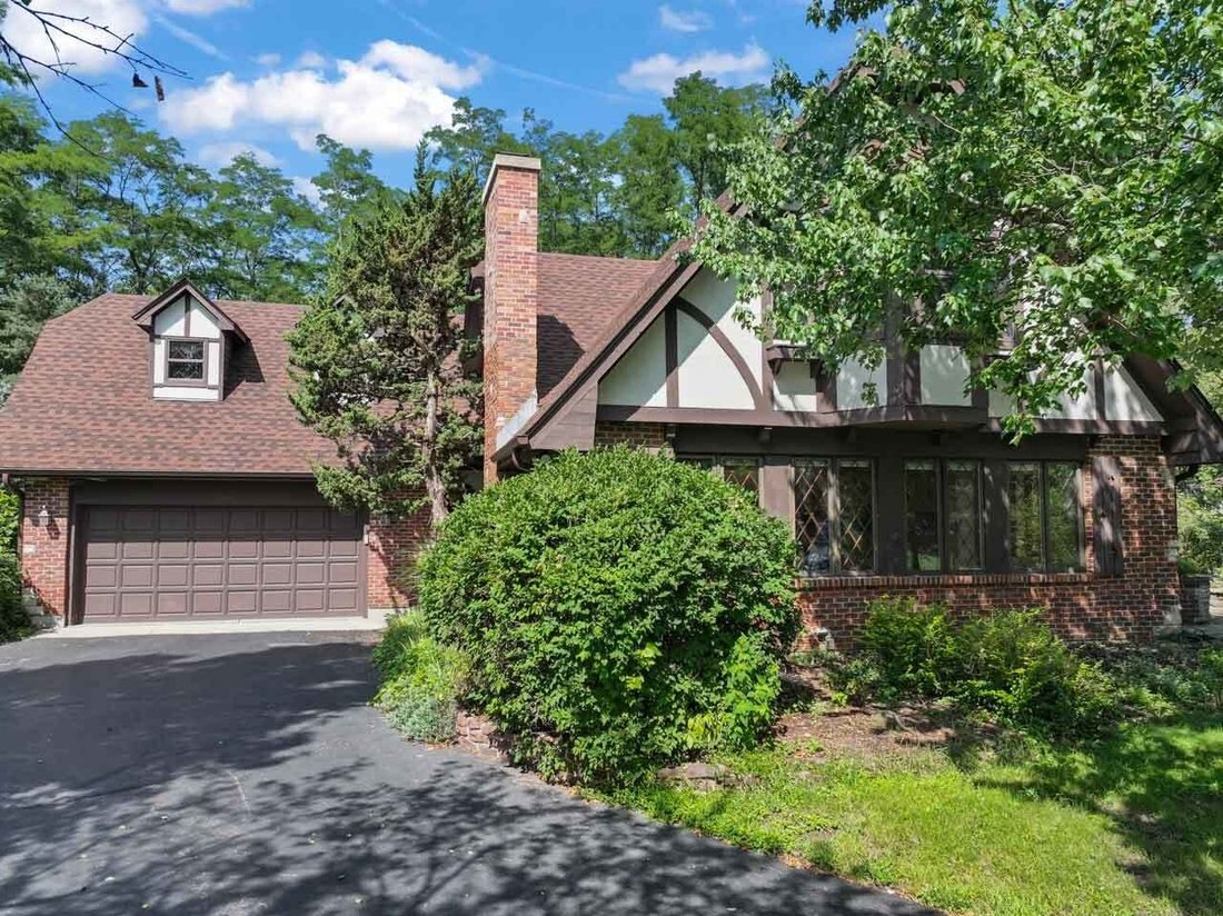 House in Crystal Lake, Illinois, United States 1 - 18706263