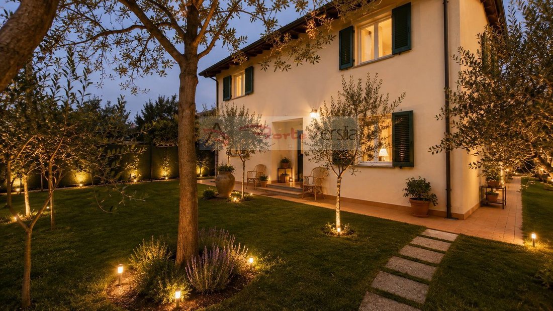 Villa in Cinquale, Montignoso, Toskana 1 - 15266171