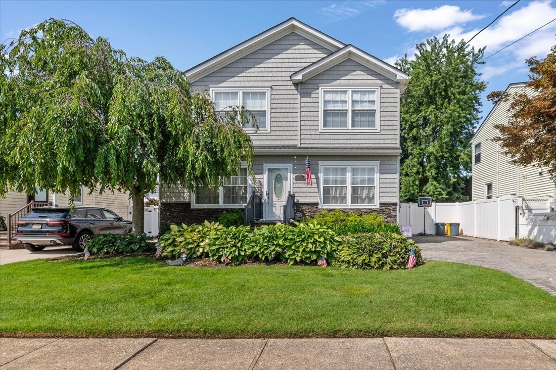 House in Bethpage, New York, United States 2 - 18704167
