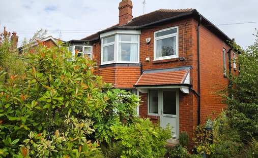 Haus in Alwoodley, Leeds, England 1